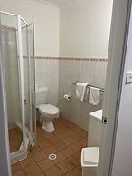 Lakeview Motor Inn