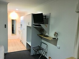 Lakeview Motor Inn