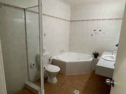 Lakeview Motor Inn