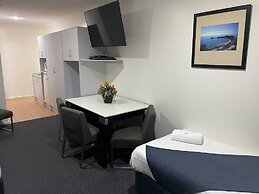 Lakeview Motor Inn