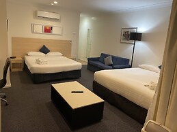 Lakeview Motor Inn