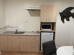 Lakeview Motor Inn