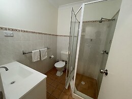 Lakeview Motor Inn
