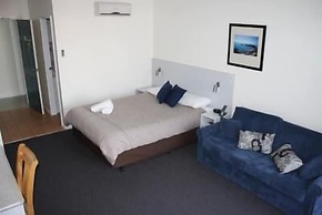 Lakeview Motor Inn