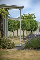 U Studios Masterton, SureStay Collection by BW
