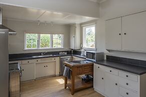 U Studios Masterton, SureStay Collection by BW
