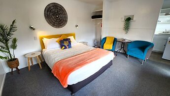 U Studios Masterton, SureStay Collection by BW