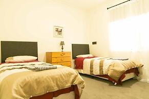 Hawthorn Holiday House