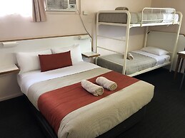 Bradman Motor Inn