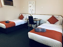 Bradman Motor Inn