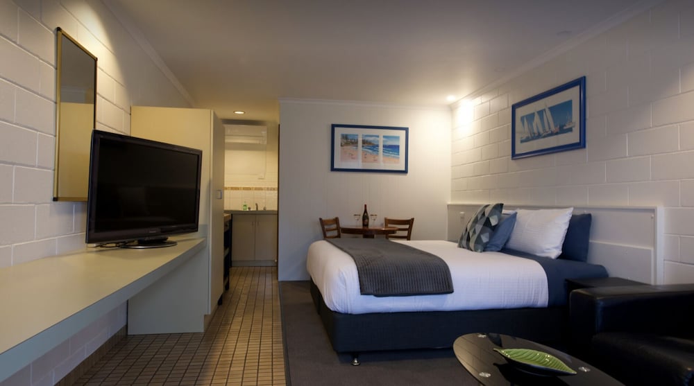 Sandbar Motel