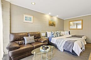 Sandbar Motel
