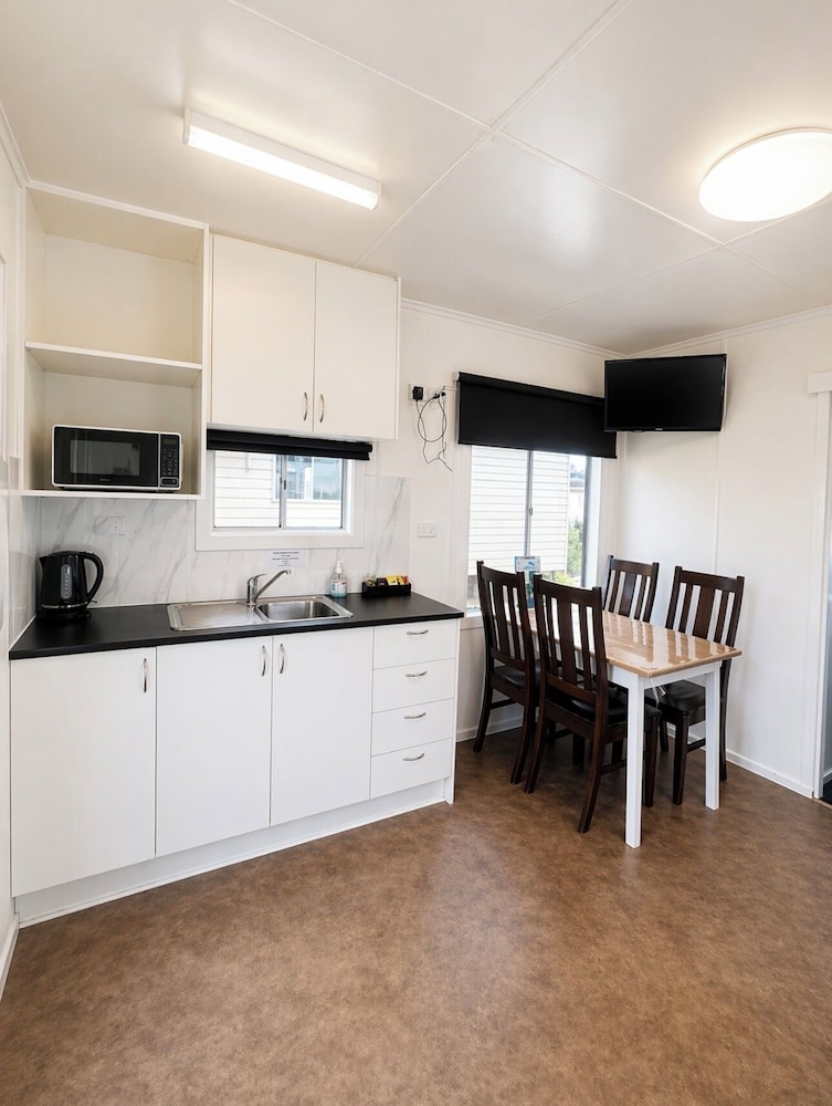 Batemans Bay Holiday Park - Hostel