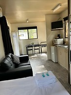 Batemans Bay Holiday Park - Hostel
