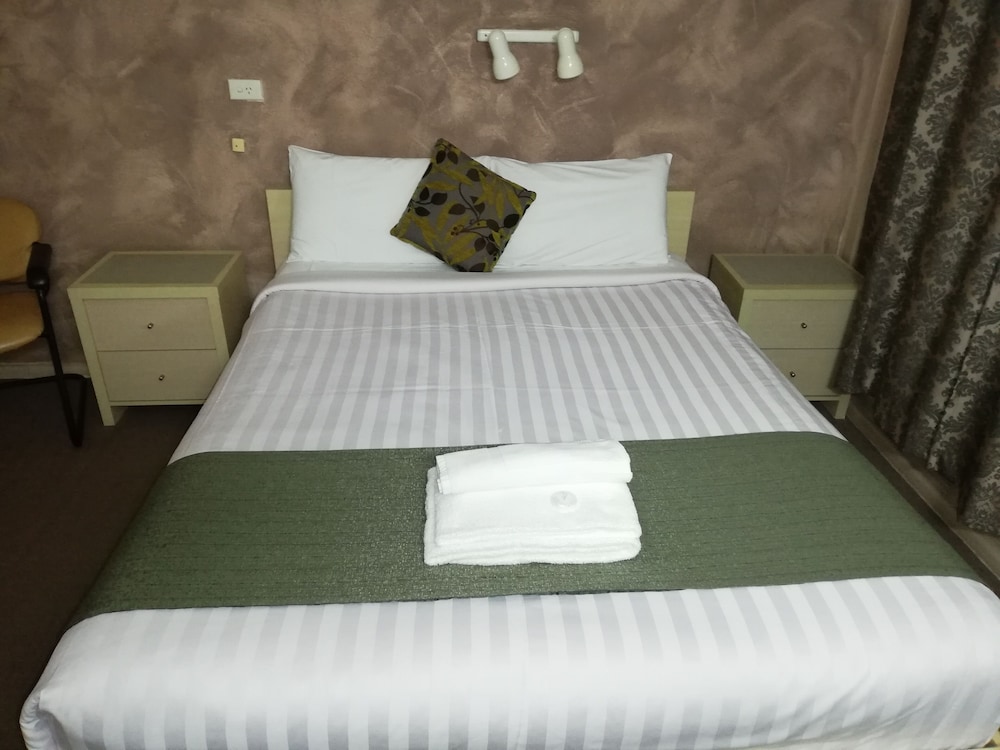 Bushmans Motor Inn