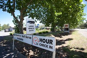 Castle Creek Motel