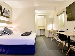Castle Creek Motel