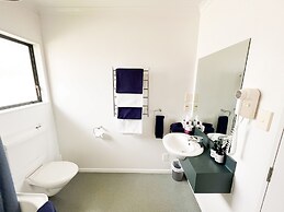 Camelot Motor Lodge