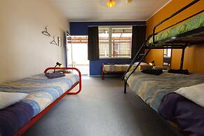 Sequoia Lodge & Backpackers