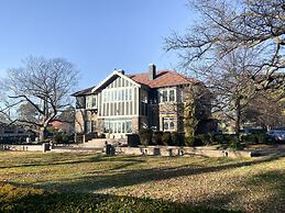 Lindsay House Guesthouse