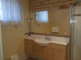 Cotswold Motor Inn