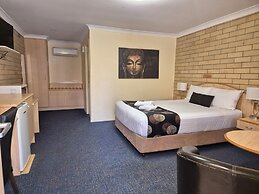 Cotswold Motor Inn