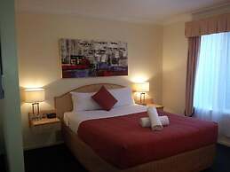 Cotswold Motor Inn