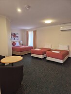 Cotswold Motor Inn