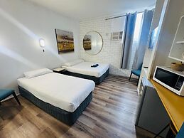 Mayfield Motel