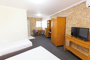 Sundowner Hotel Motel