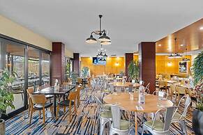 Morayfield Tavern & Motel