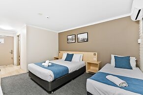 Morayfield Tavern & Motel