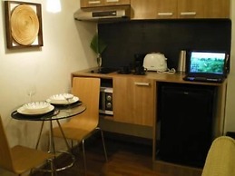 5ive Beach House Hotel