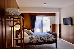 Bamboo Motor Inn