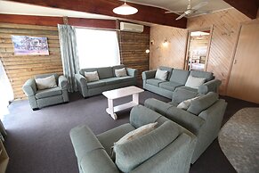 Lazy Acre Log Cabins