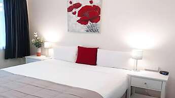 Almond Court Motel