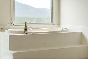 Macedon Ranges Hotel & Spa