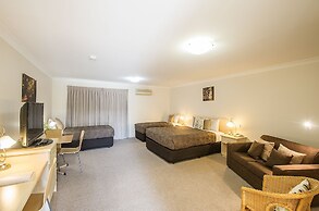 Tuckerbox Motor Inn