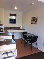 Darfield Motel