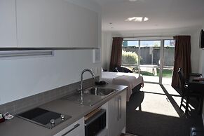 Darfield Motel