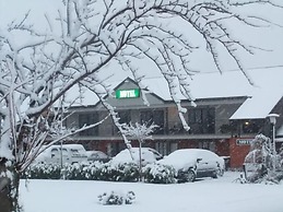 Darfield Motel