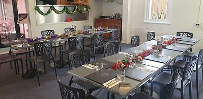 Queens Arms Hotel