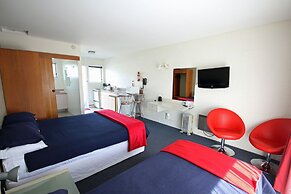 Midway Pacifica Lodge