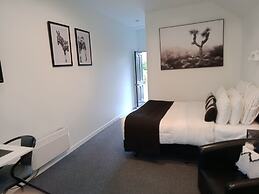 Four Peaks Motel