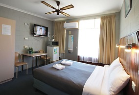 Pelicans Motel San Remo