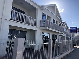 Edgewater Motor Lodge