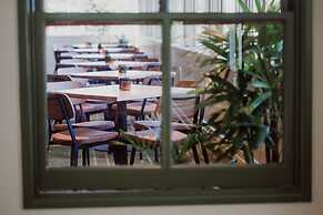 Wallaby Hotel