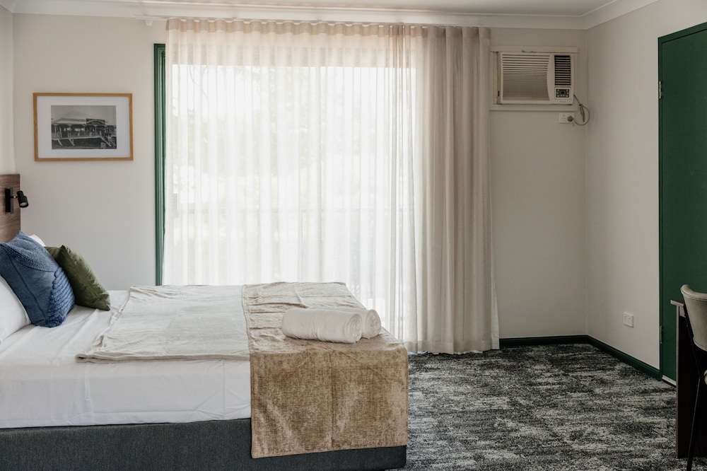 Wallaby Hotel