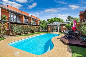 National Hotel Complex and Bendigo Central Apartments