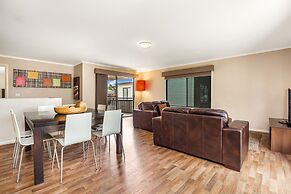 National Hotel Complex and Bendigo Central Apartments